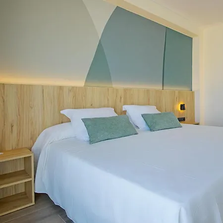 Hotel Oasis Tropical 4*