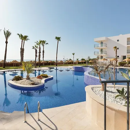Oasis Tropical Hotel