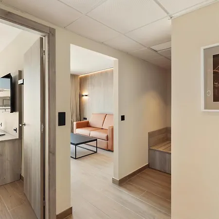 Hotel Oasis Tropical 4*