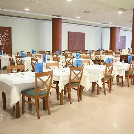 Oasis Tropical Hotel