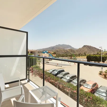 Oasis Tropical Otel 4*