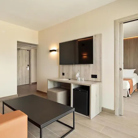 Oasis Tropical Отель 4*
