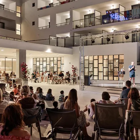 Oasis Tropical Hotel 4*