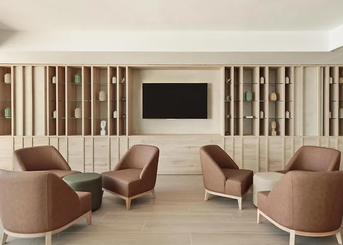 Hotell Oasis Tropical 4*